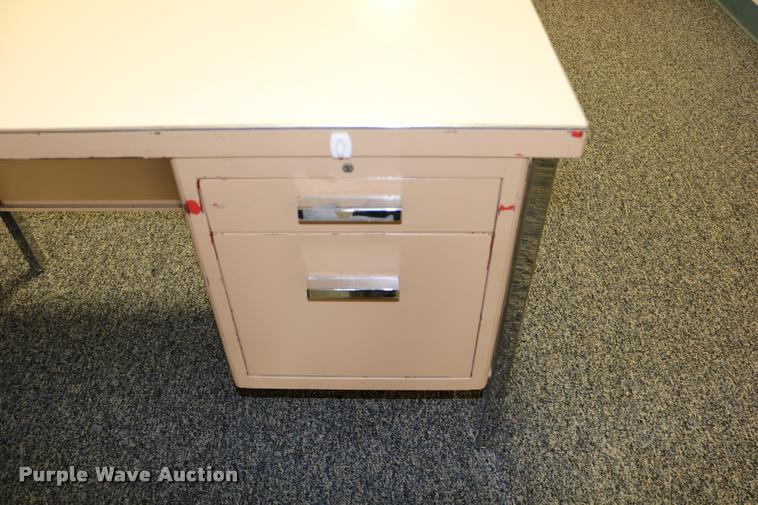 image for item DM9364 Desk