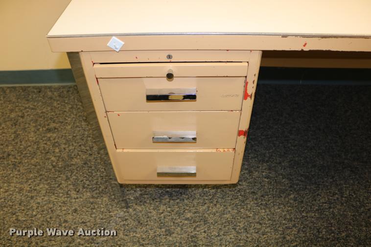 image for item DM9364 Desk