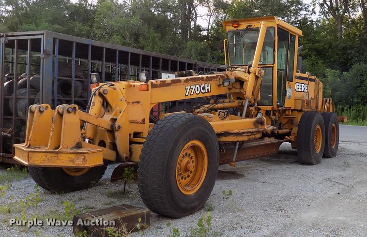 image for item DP9997 1999 John Deere 770CH  motor grader