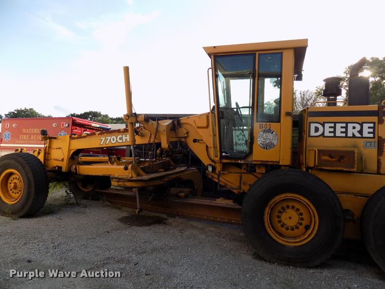 image for item DP9997 1999 John Deere 770CH  motor grader