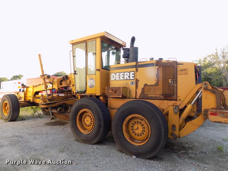 image for item DP9997 1999 John Deere 770CH  motor grader