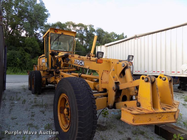 image for item DP9997 1999 John Deere 770CH  motor grader