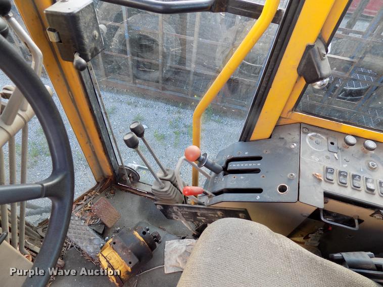 image for item DP9997 1999 John Deere 770CH  motor grader