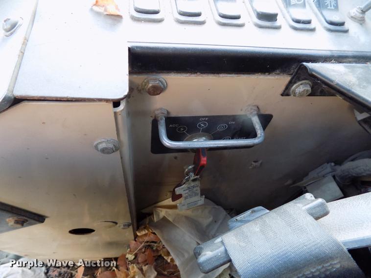 image for item DP9997 1999 John Deere 770CH  motor grader