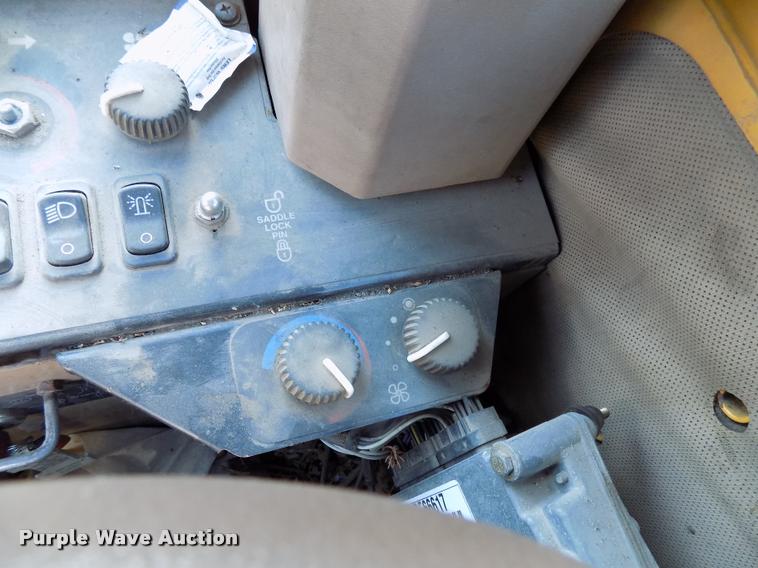 image for item DP9997 1999 John Deere 770CH  motor grader