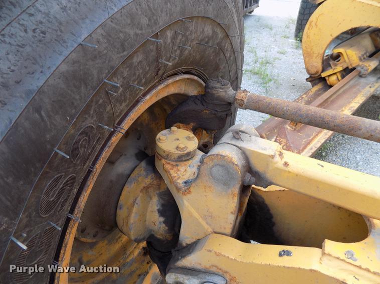 image for item DP9997 1999 John Deere 770CH  motor grader