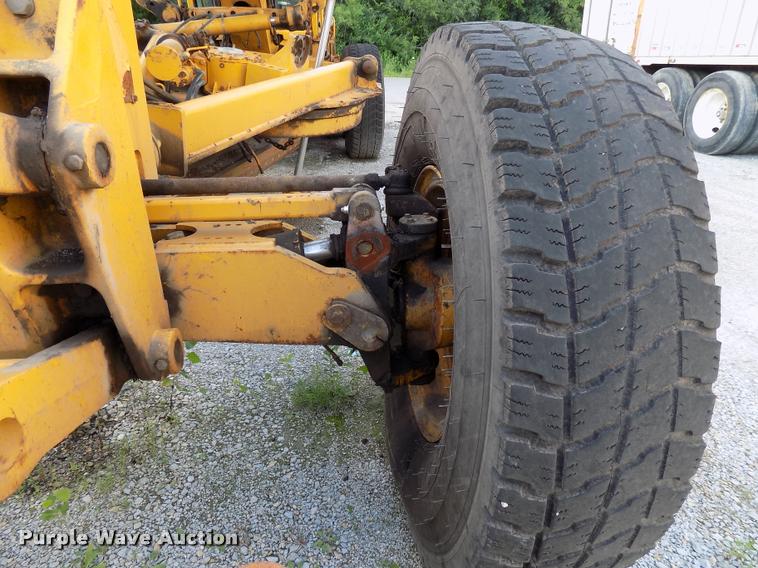 image for item DP9997 1999 John Deere 770CH  motor grader