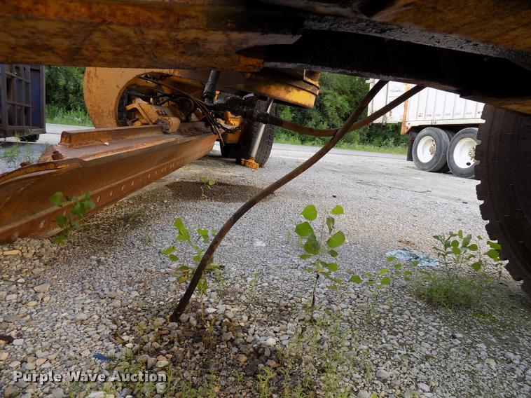 image for item DP9997 1999 John Deere 770CH  motor grader