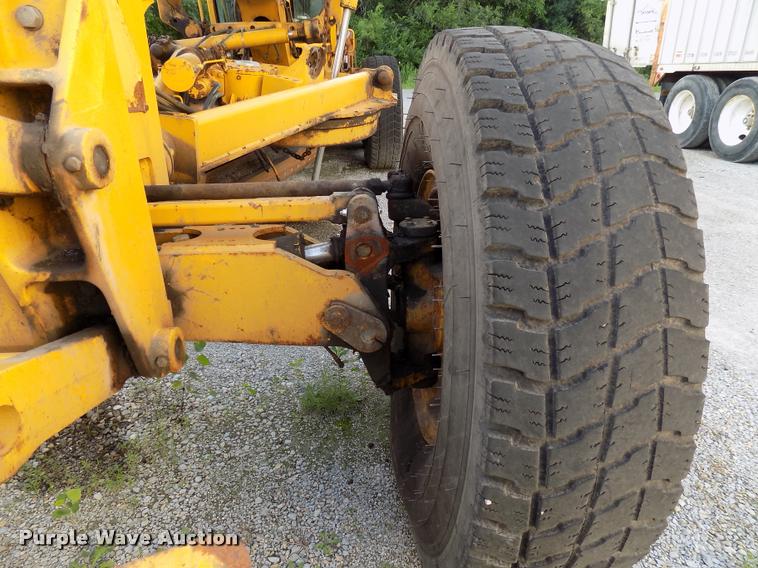 image for item DP9997 1999 John Deere 770CH  motor grader