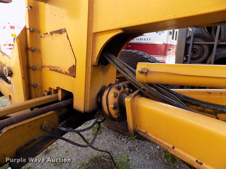 image for item DP9997 1999 John Deere 770CH  motor grader