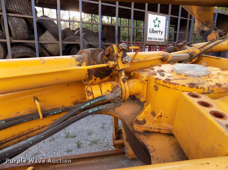 image for item DP9997 1999 John Deere 770CH  motor grader