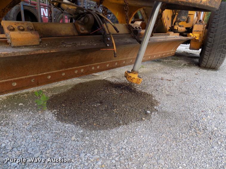 image for item DP9997 1999 John Deere 770CH  motor grader