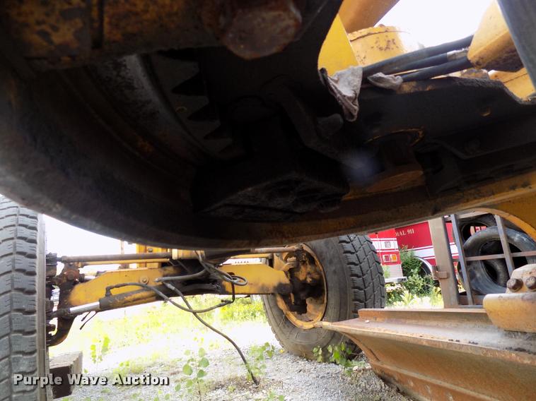 image for item DP9997 1999 John Deere 770CH  motor grader