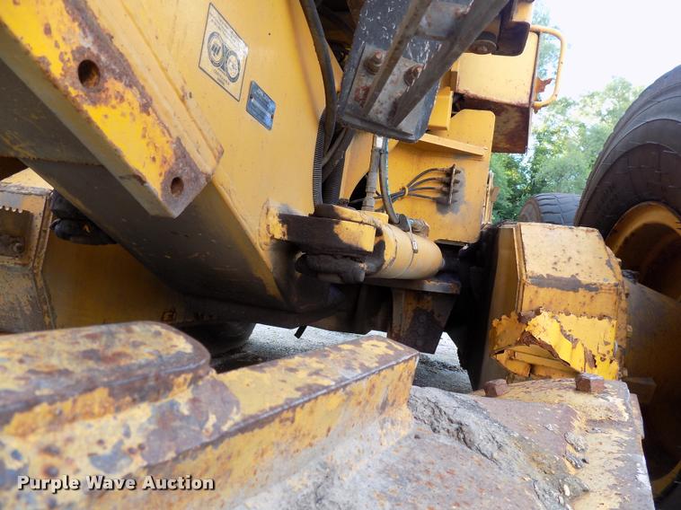 image for item DP9997 1999 John Deere 770CH  motor grader