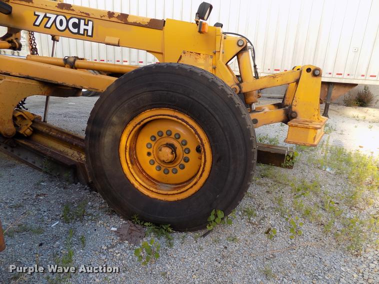 image for item DP9997 1999 John Deere 770CH  motor grader
