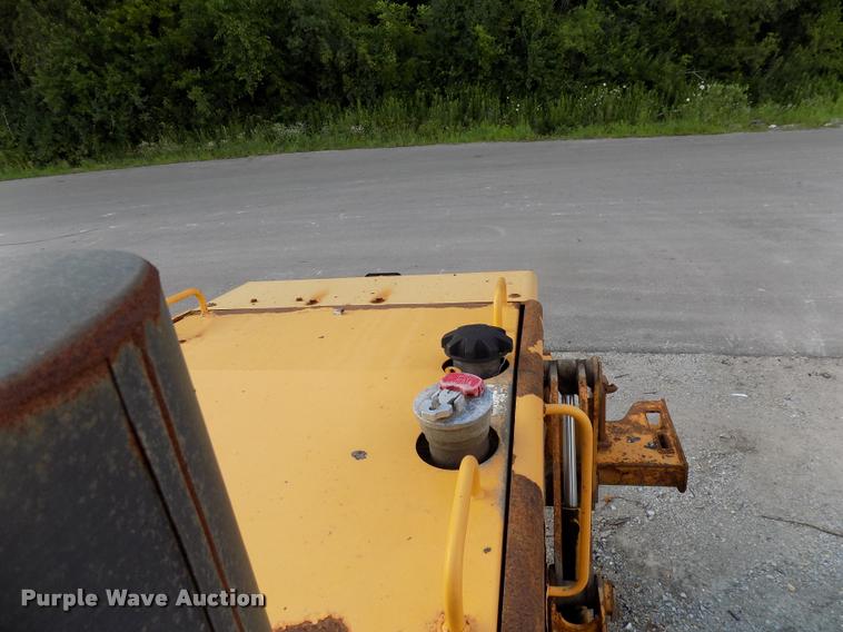 image for item DP9997 1999 John Deere 770CH  motor grader