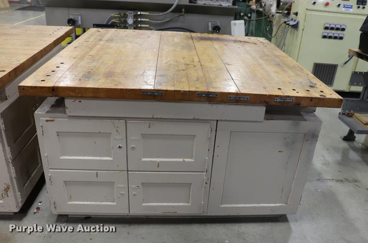 image for item DQ9399 Wood work table