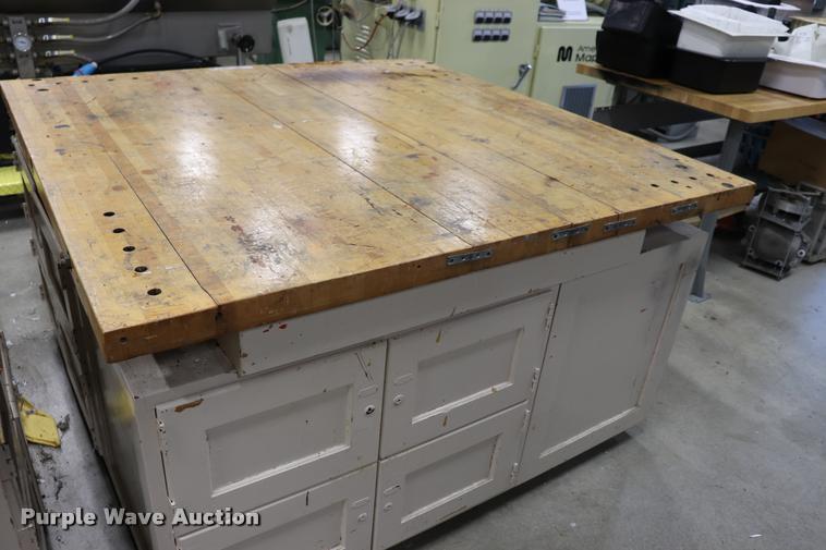 image for item DQ9399 Wood work table