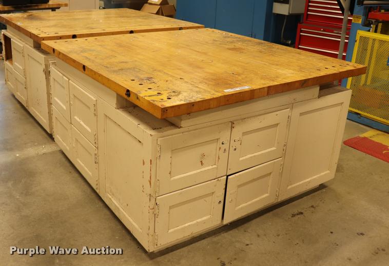 image for item DQ9400 Wood work table