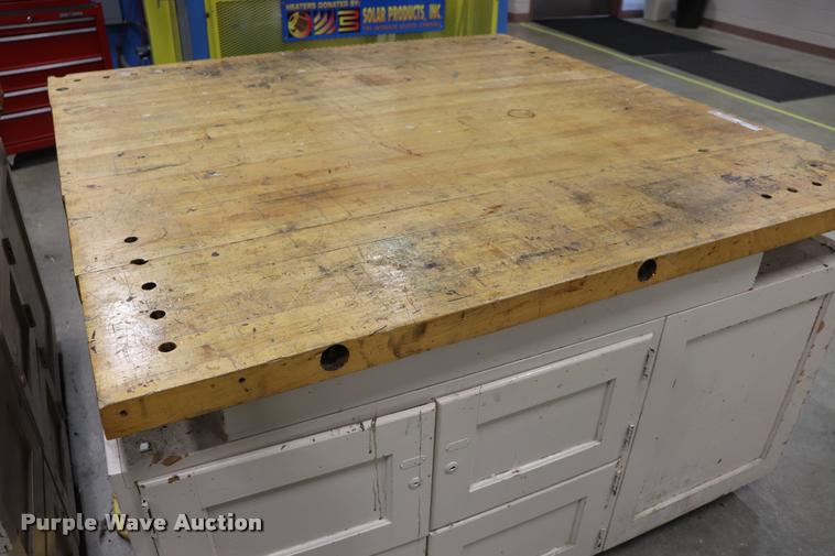 image for item DQ9400 Wood work table