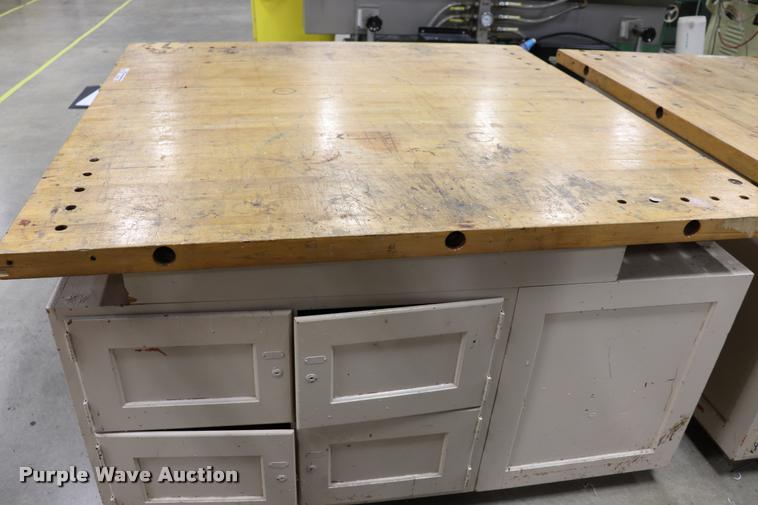 image for item DQ9400 Wood work table