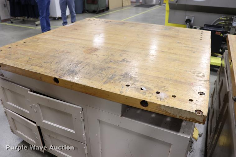 image for item DQ9400 Wood work table