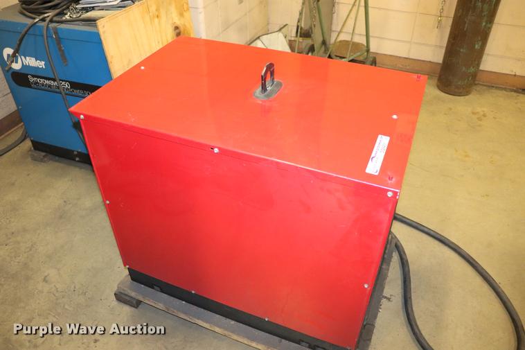 image for item DQ9401 Lincoln DC-400 welder