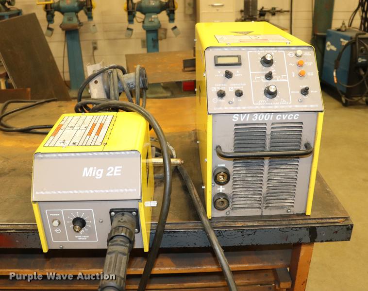 image for item DQ9402 Esab mig welder