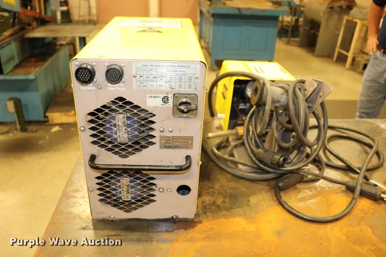 image for item DQ9402 Esab mig welder