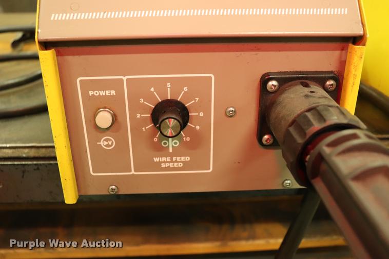 image for item DQ9402 Esab mig welder