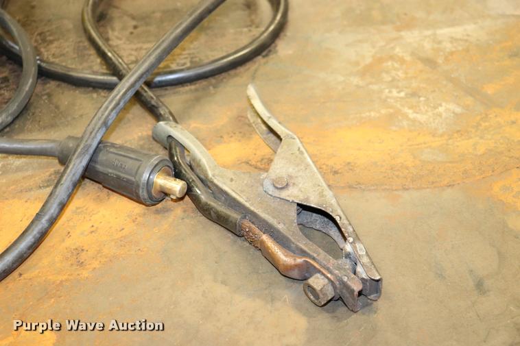 image for item DQ9402 Esab mig welder