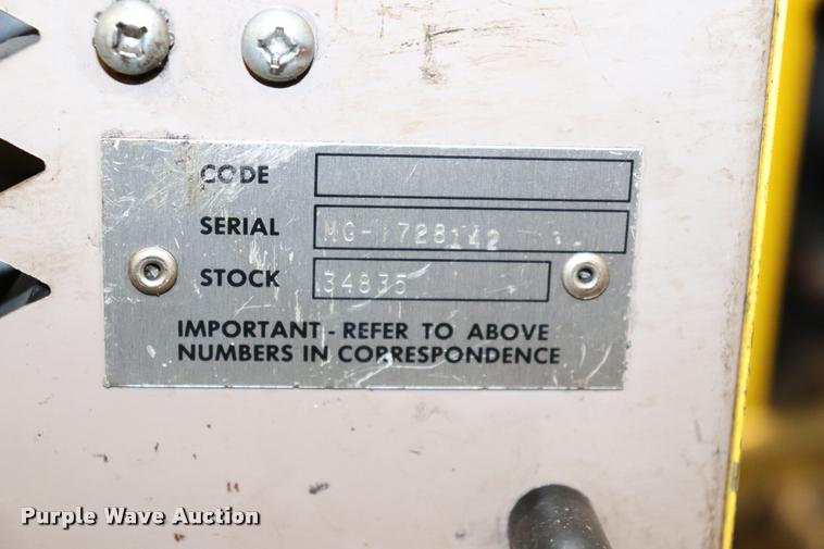 image for item DQ9402 Esab mig welder