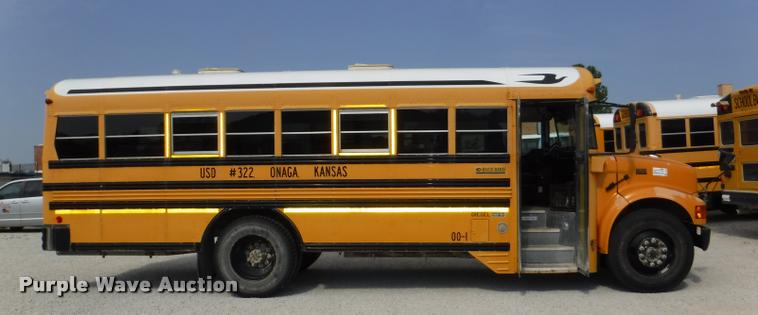 image for item J5680 2001 International 3800 Blue Bird school bus