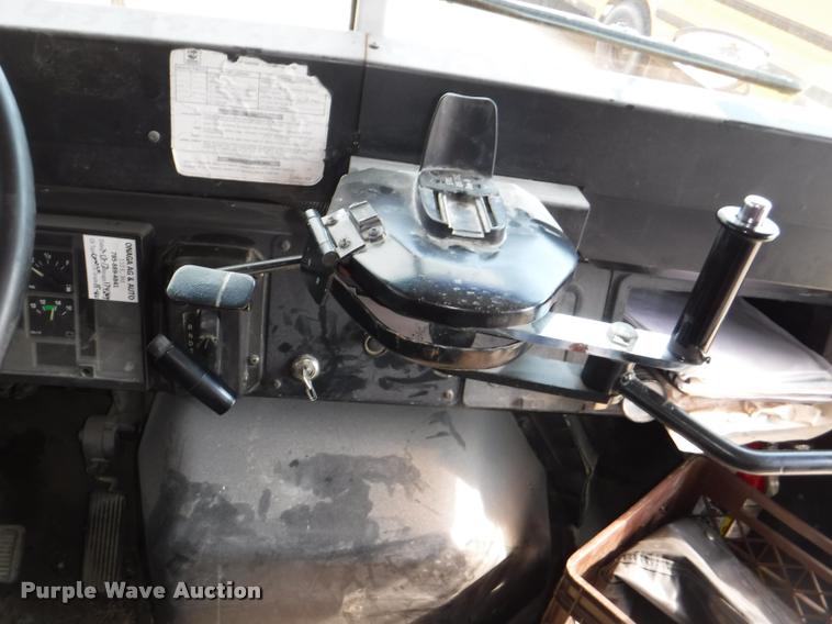 image for item J5680 2001 International 3800 Blue Bird school bus