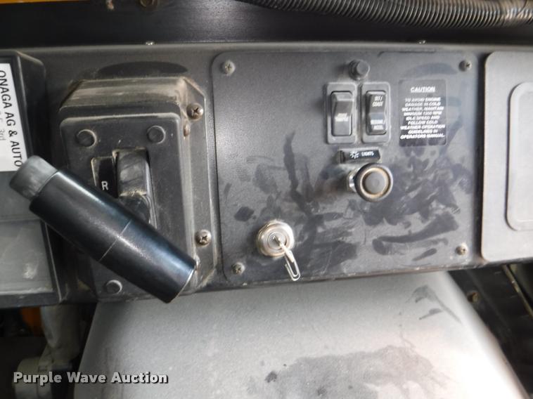 image for item J5680 2001 International 3800 Blue Bird school bus