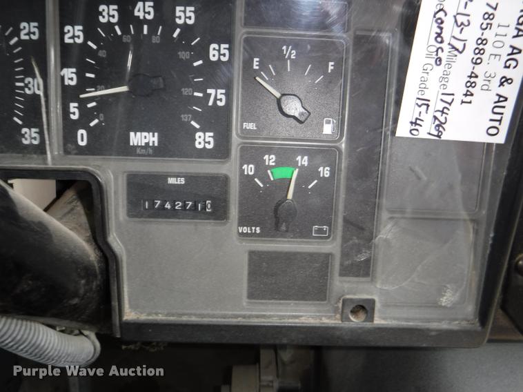 image for item J5680 2001 International 3800 Blue Bird school bus