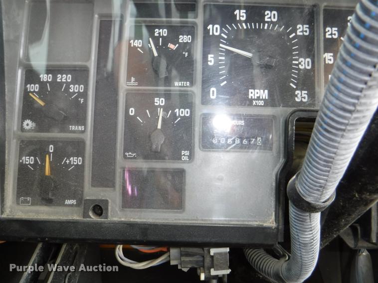 image for item J5680 2001 International 3800 Blue Bird school bus