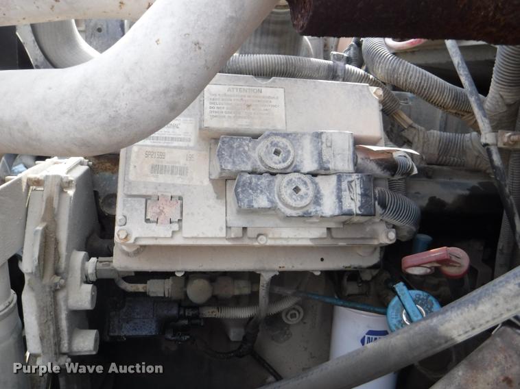 image for item J5680 2001 International 3800 Blue Bird school bus