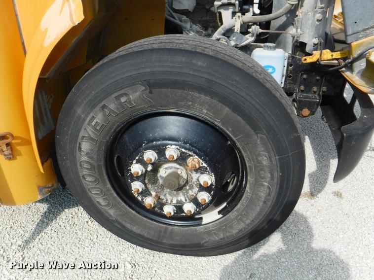 image for item J5680 2001 International 3800 Blue Bird school bus