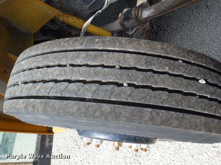 image for item J5680 2001 International 3800 Blue Bird school bus