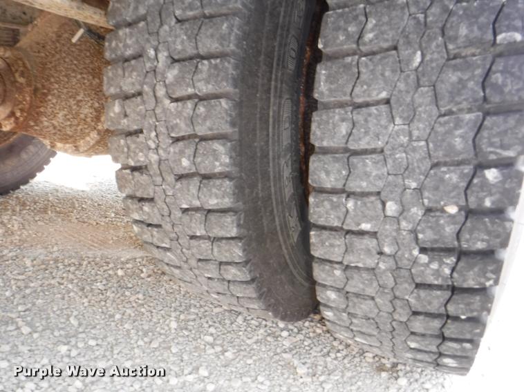 image for item J5680 2001 International 3800 Blue Bird school bus