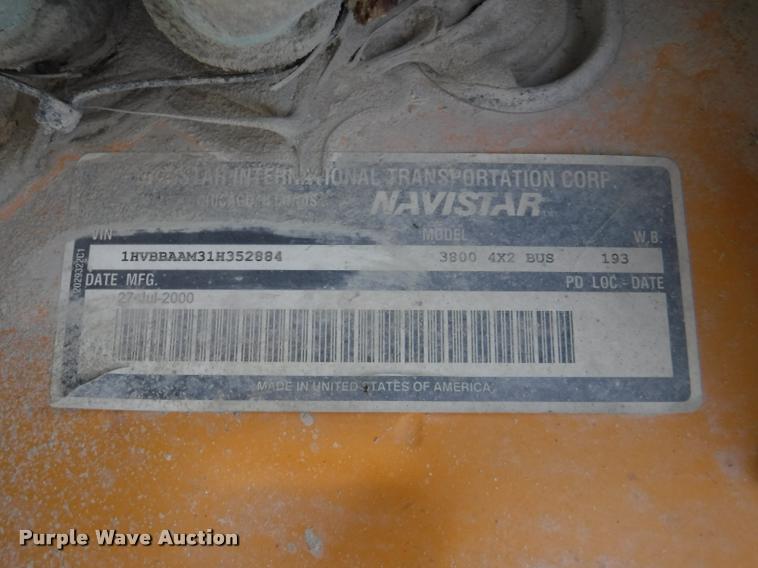 image for item J5680 2001 International 3800 Blue Bird school bus