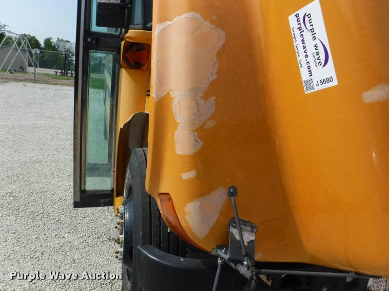 image for item J5680 2001 International 3800 Blue Bird school bus