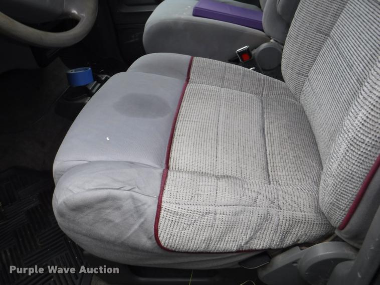 image for item K5876 1997 Ford Aerostar XLT van