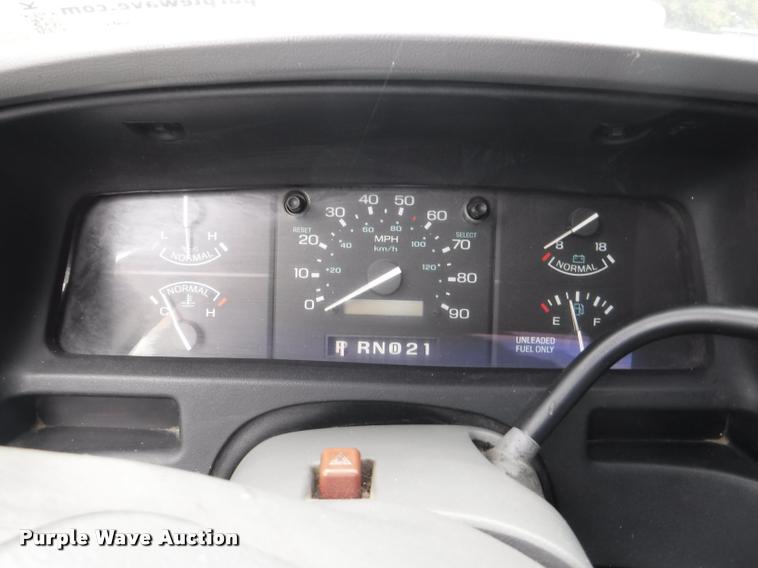 image for item K5876 1997 Ford Aerostar XLT van