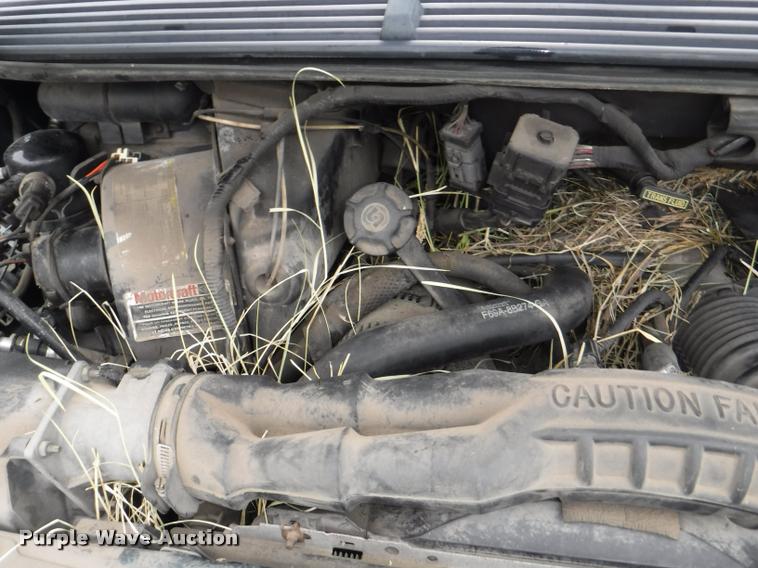image for item K5876 1997 Ford Aerostar XLT van