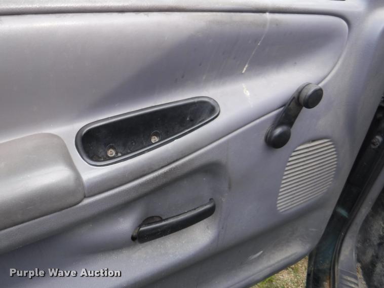 image for item K5878 1998 Dodge Ram 1500 pickup truck