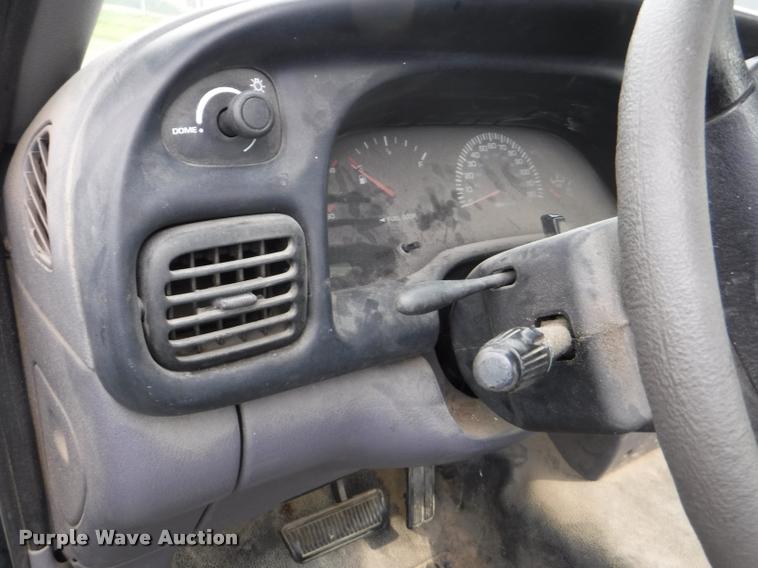 image for item K5878 1998 Dodge Ram 1500 pickup truck