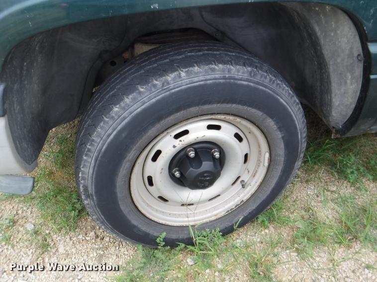 image for item K5878 1998 Dodge Ram 1500 pickup truck