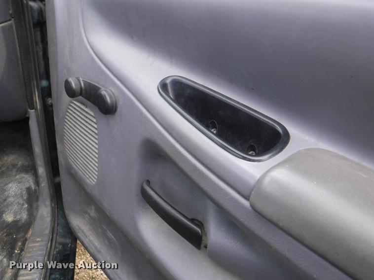 image for item K5878 1998 Dodge Ram 1500 pickup truck